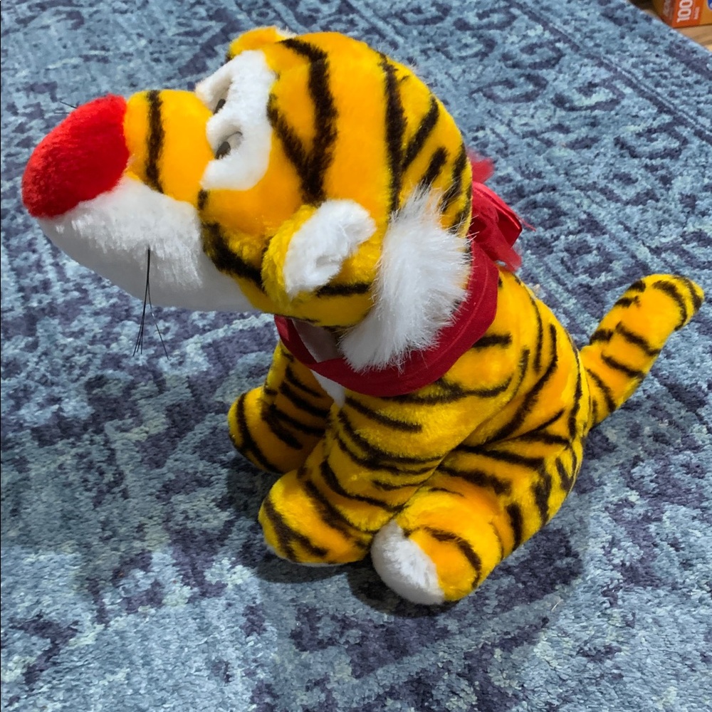Cute striped tiger sits 12” high,great condition w red nose, whiskers, and tail - Picture 3 of 5